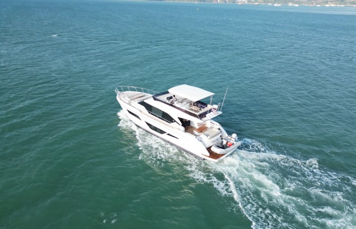 Ferretti Yachts 580